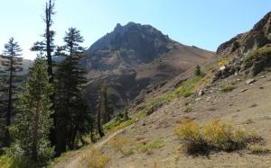 picture of Pacific Crest Trail with Raymond Peak in the background